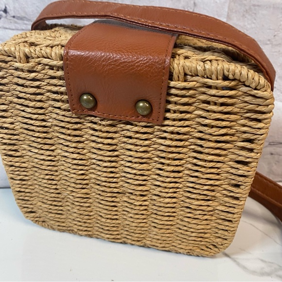 Hoxis Straw Square Wicker Crossbody Bag 7x7 inches Purse - Picture 5 of 7